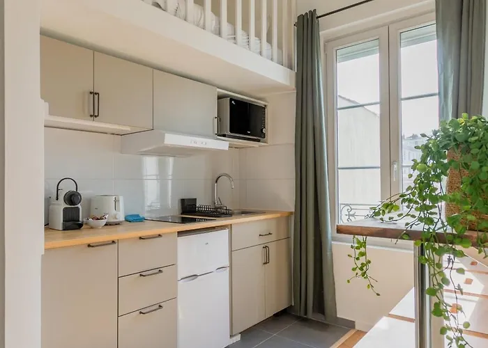 Apartment Delicate Bathed In Sunlight